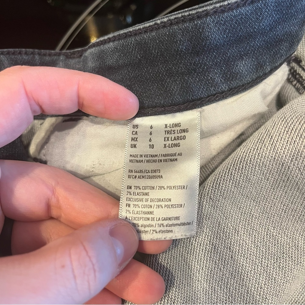 AMERICAN EAGLE | Dark Wash Super Hi-Rise Jeggings - Picture 11 of 11